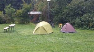 17. Tentjes op camping naast de Donau