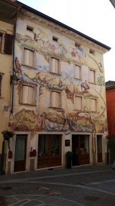 38. Lavis
