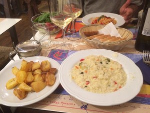 78. Onze eenvoudige heerlijke maaltijd risotto en spaghetti en contorni